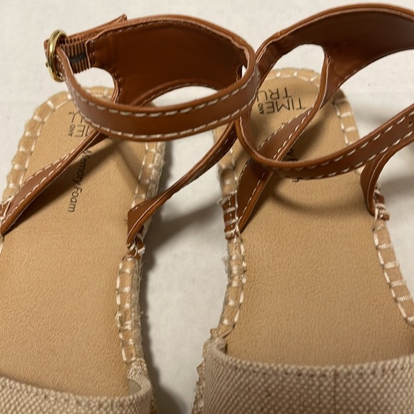 Time and tru memory foam beige espadrilles - Picture 14 of 16